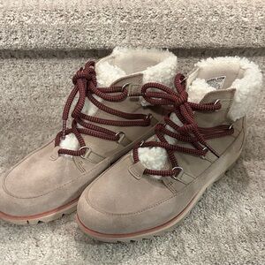 Sorel Harlow Lace Cozy Waterproof Boots size 8